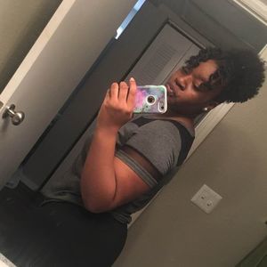 Meet your Posher, Amaria